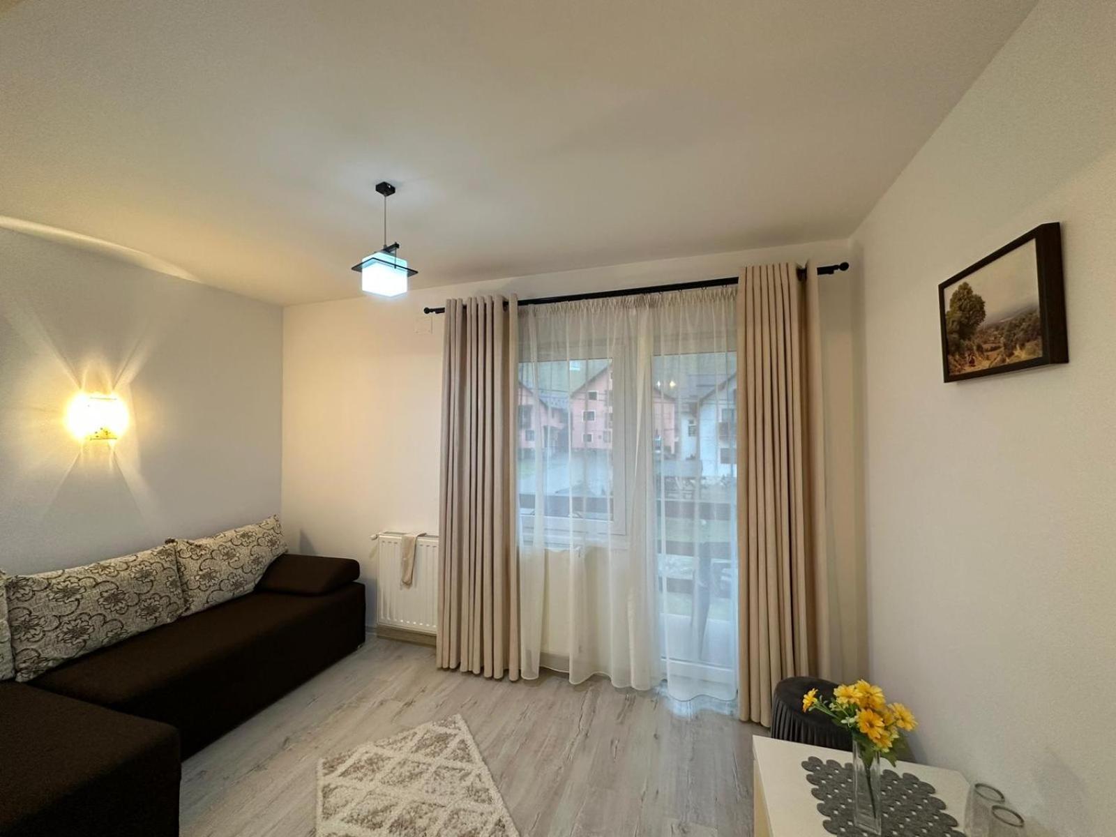 Casuta De Langa Izvor Hotel Felsőmoécs Kültér fotó