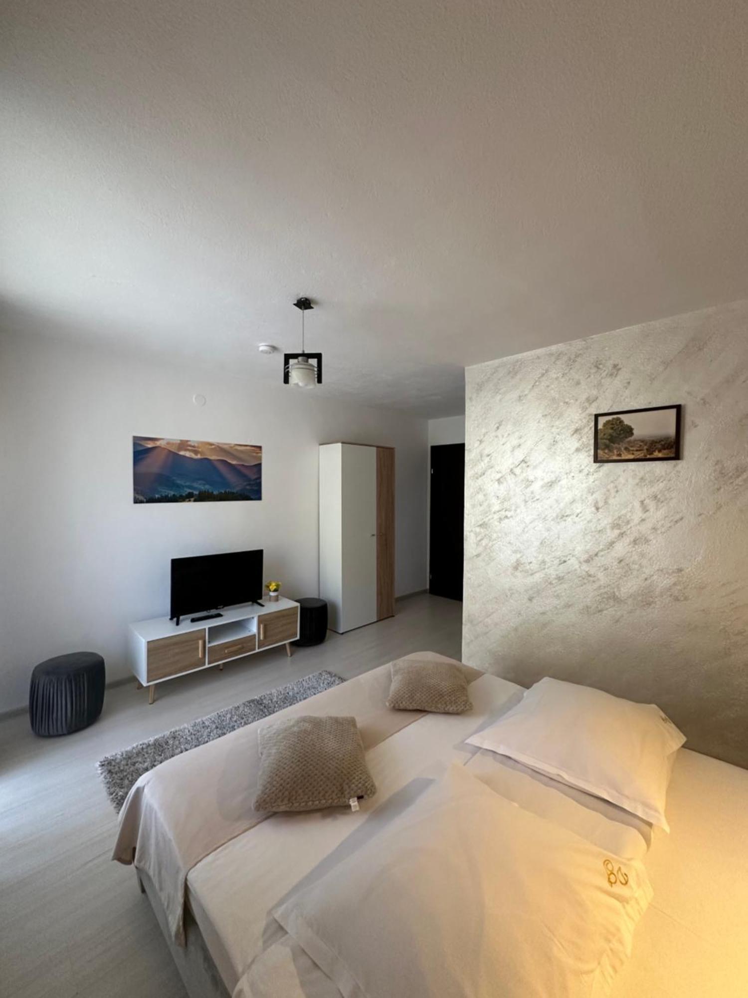 Casuta De Langa Izvor Hotel Felsőmoécs Kültér fotó