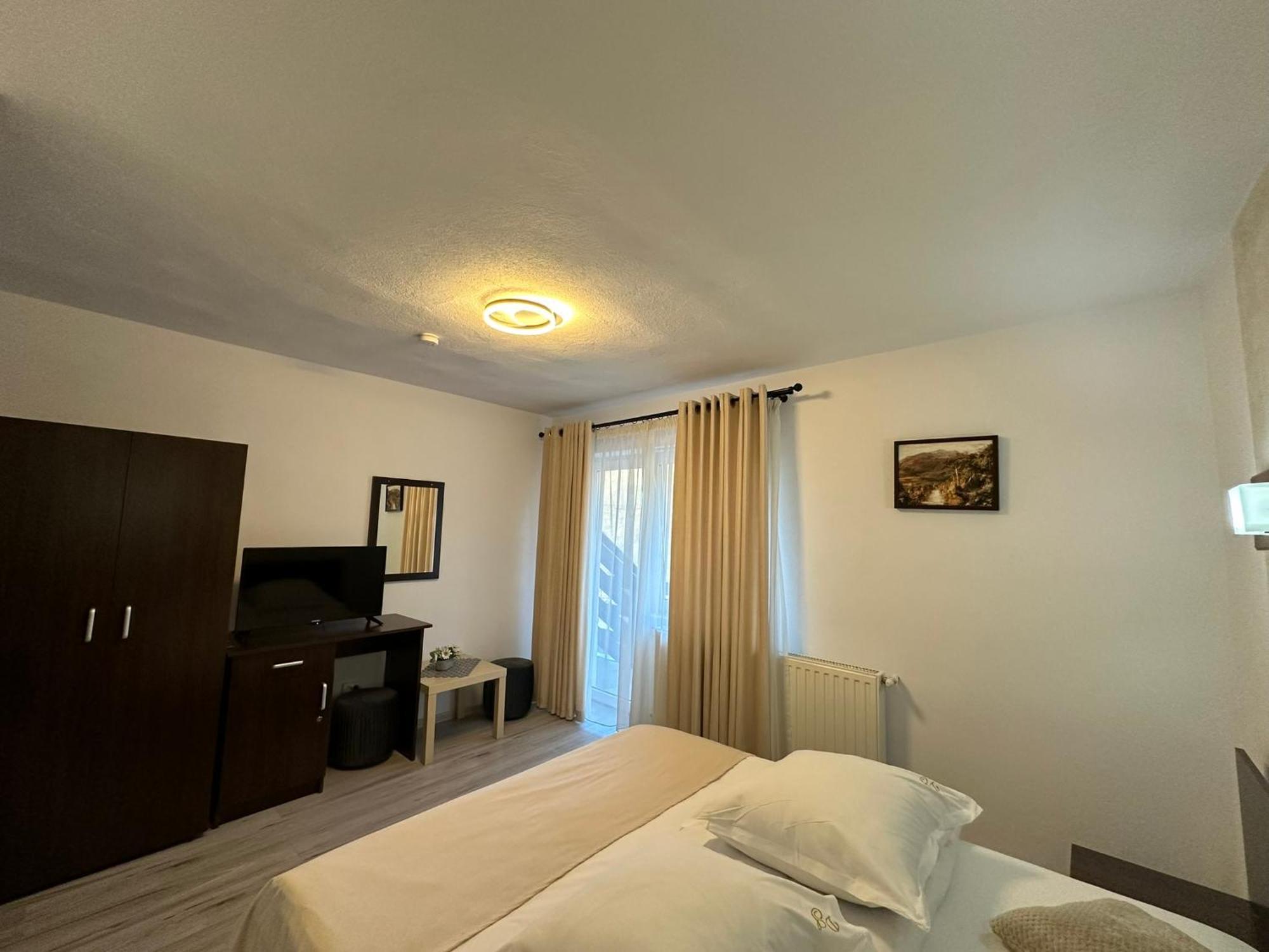 Casuta De Langa Izvor Hotel Felsőmoécs Kültér fotó