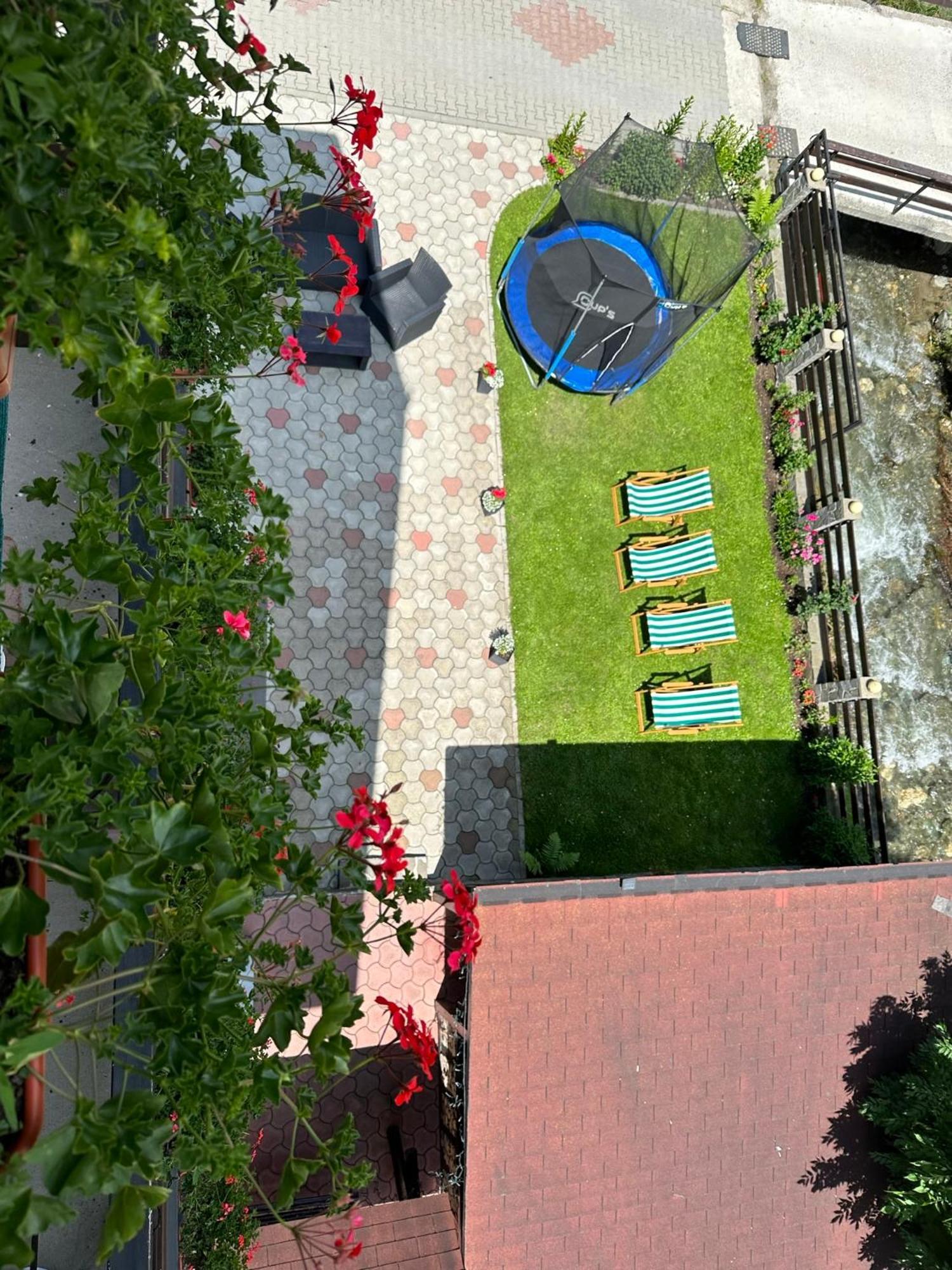 Casuta De Langa Izvor Hotel Felsőmoécs Kültér fotó